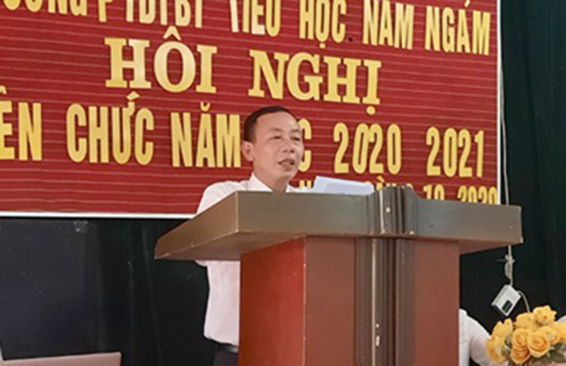 Đồng chí Đinh Văn Liễu - Hiệu trưởng, Bí thư chi bộ Nhà trường