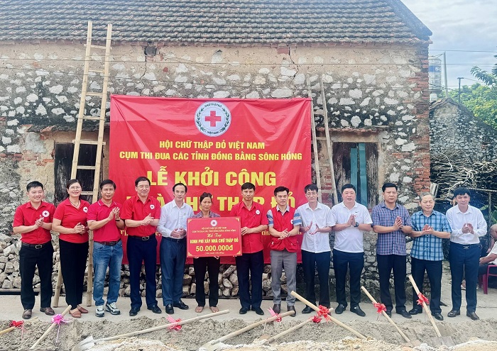 Lễ khởi công nhà Chữ thập đỏ cho gia đình bà Trần Thị Thanh, thôn Do Lễ, xã Liên Sơn, huyện Kim Bảng, Hà Nam.